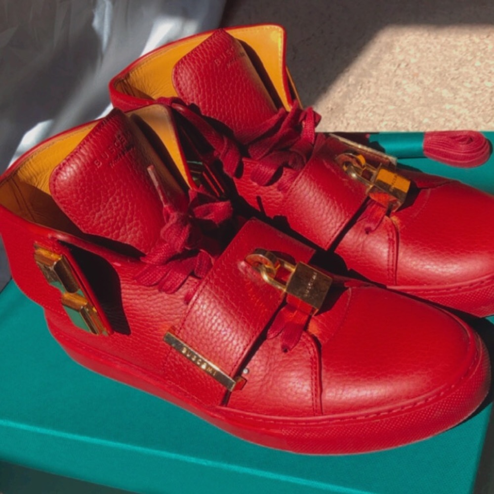 Buscemi Red - Picture 2 of 2
